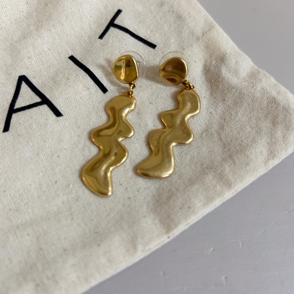 MADEWELL squiggle drop earrings - abstract, movement, artsy, gold - Picture 2 of 4